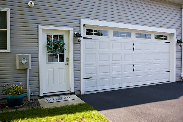 24/7 Emergency Garage Door Panel Replacement experts in New Franklin, OH